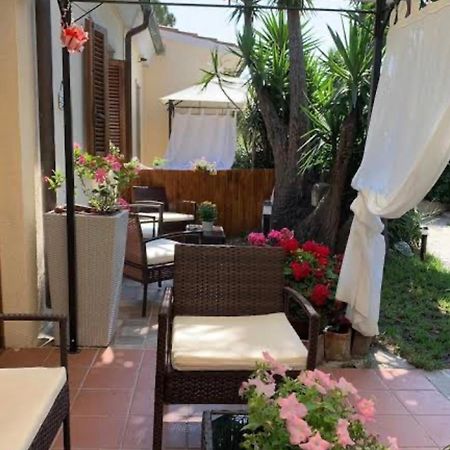 Brezza Di Mare Bed & Breakfast Сан Теодоро Екстериор снимка