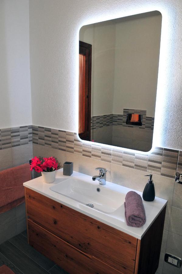 Brezza Di Mare Bed & Breakfast Сан Теодоро Екстериор снимка