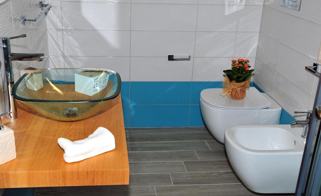 Brezza Di Mare Bed & Breakfast Сан Теодоро Екстериор снимка