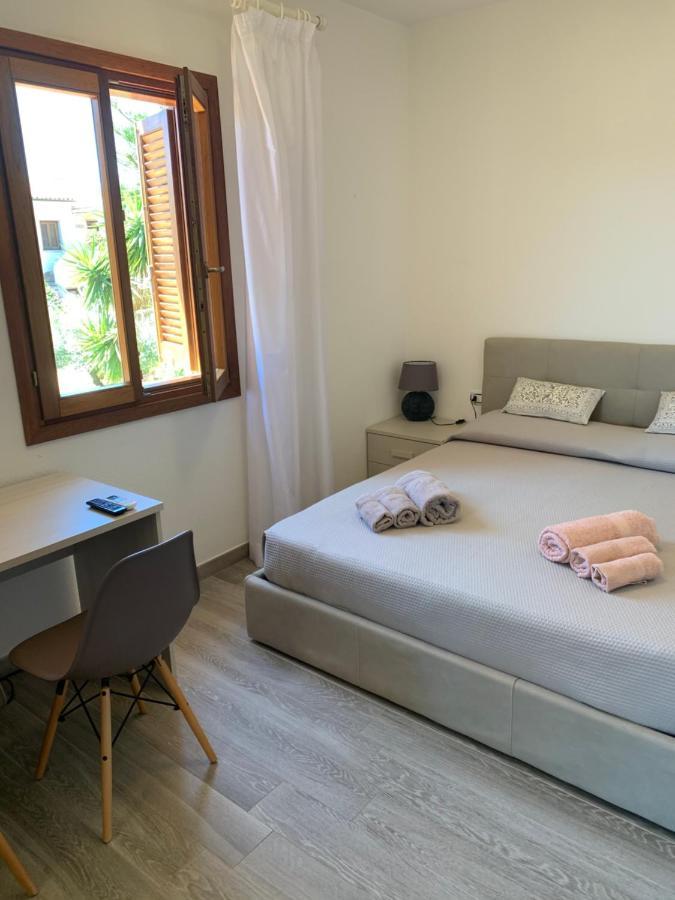 Brezza Di Mare Bed & Breakfast Сан Теодоро Екстериор снимка